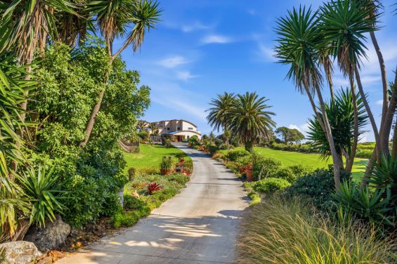 Panoramic Tasman Sea views from Baylys Beach accommodation