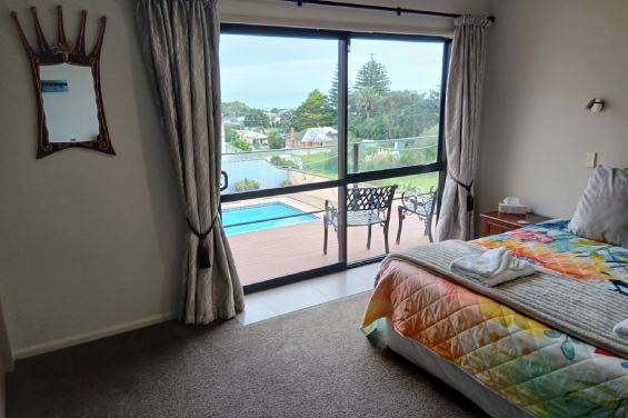 The Tasman Suite - super king-size bed