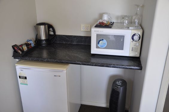 The Surf Suite - kitchenette